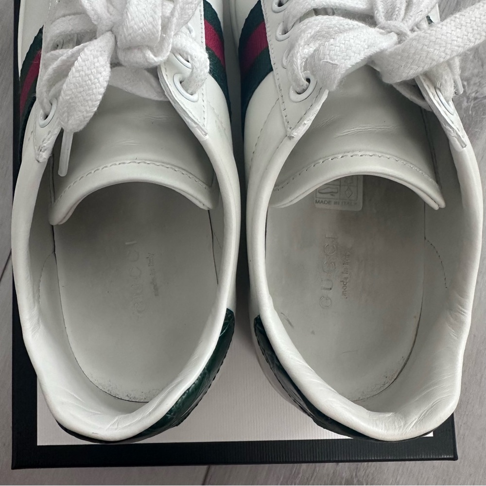 Gucci White and Red Classic Sneakers - Picture 6 of 8